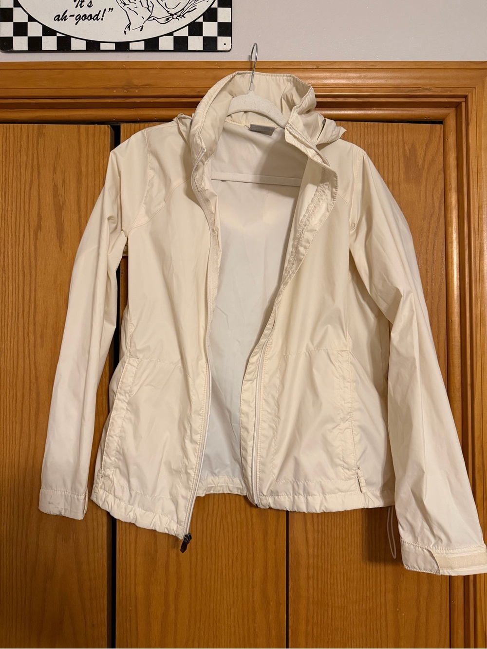 Columbia Women's Off-White Hooded Lightweight Rain Jacket